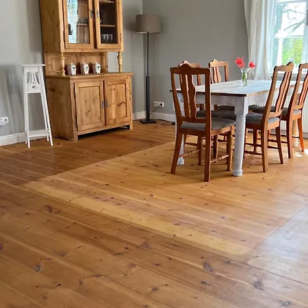 Alte Kutscherremise Vom Gut Niendorf Hébergement de vacances Bad Kleinen